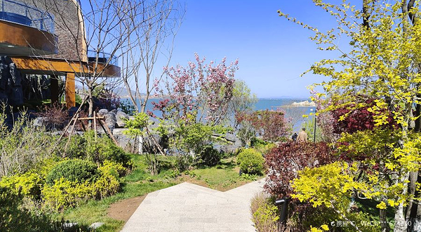 盛唐岚山步行街