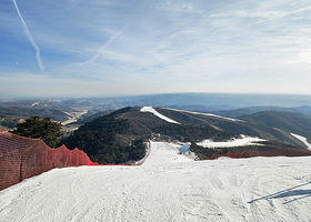 李宁乌金山国际滑雪场