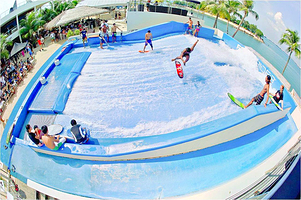 曼谷人造冲浪乐园
