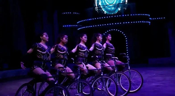 富龙四季小镇崇礼大马戏