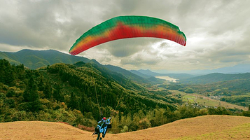 黄山宏村国际滑翔伞基地(宏村大同动力伞基地)