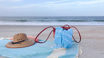 银沙滩海水浴场