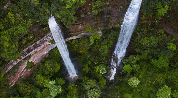 双龙幽谷瀑布景区