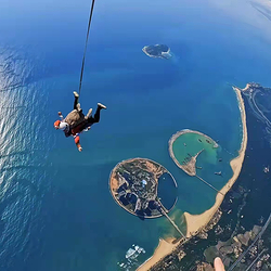 万宁日月湾海上跳伞基地