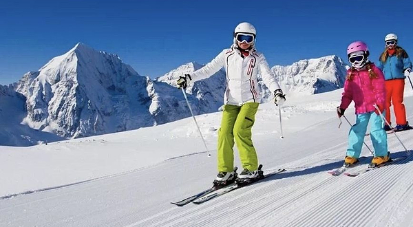 银山七彩谷滑雪场