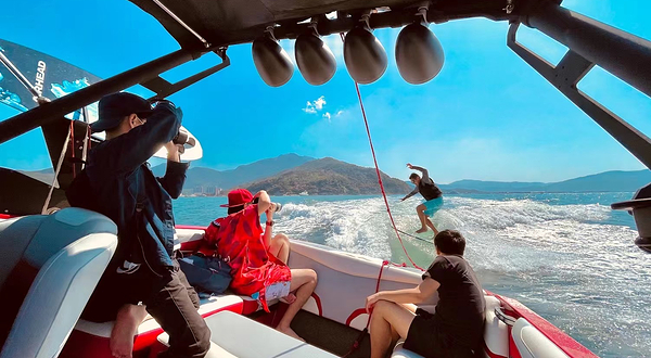 三亚自由鹿游艇俱乐部