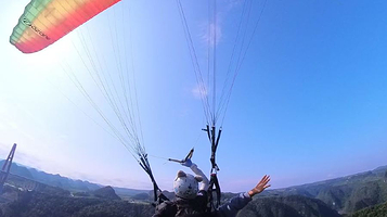 龙里河大桥滑翔伞飞行营地