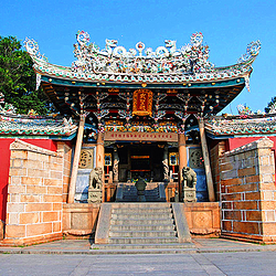 东山风动石景区