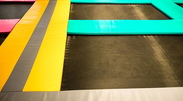 蒙城热浪蹦床主题乐园