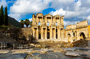 塞尔苏斯图书馆