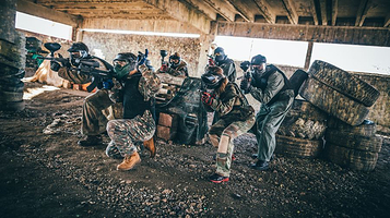 迅鹰真人CS俱乐部(南阳大桥基地)