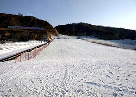 曹溪河滑雪场
