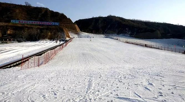 曹溪河滑雪场