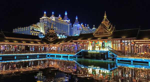 湄公河·六国水上市场