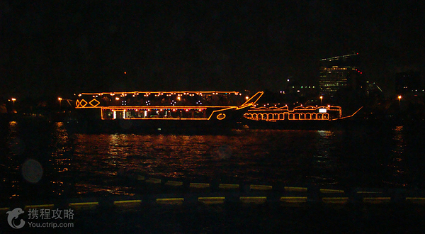 迪拜河游船夜游