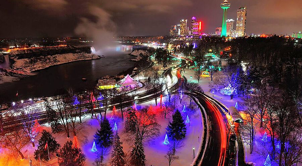 加拿大尼亚加拉瀑布灯光节