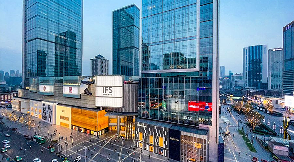 成都IFS雕塑庭院