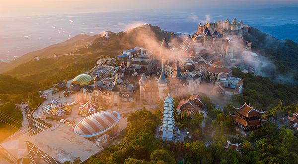 巴拿山太阳世界