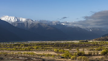 比日神山生态景区