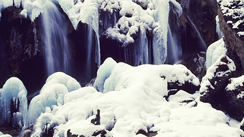 大平台龙居瀑布旅游区