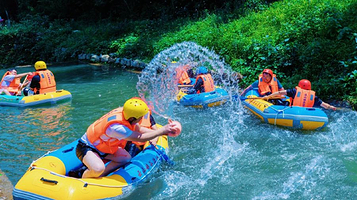 云山峡谷漂流