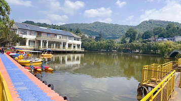 二龙湖民俗生态旅游度假区