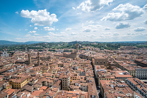 新圣母玛利亚教堂广场