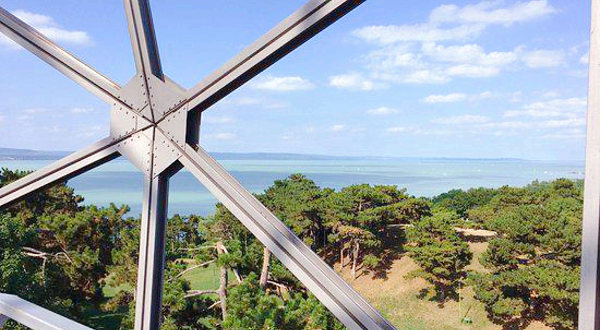 巴拉顿湖球形观景台