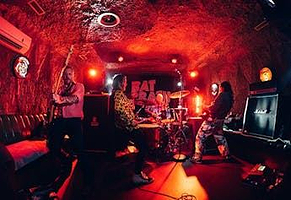 英国伯明翰 · Bat Sabbath 致敬Black Sabbath演唱会