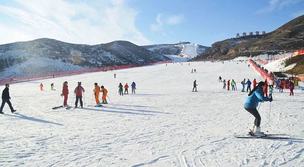 哈伦阿尔山滑雪场