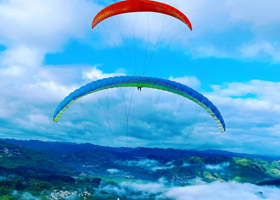 贵阳十里画廊滑翔伞飞行营地