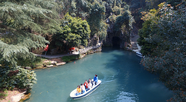 地下长河景区
