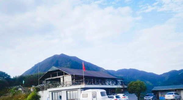 黄山宏村国际滑翔伞基地
