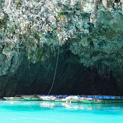 凤山三门海天窗群景区