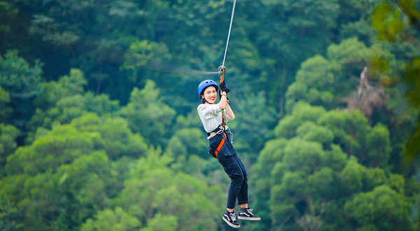 广西飞越丛林探险乐园