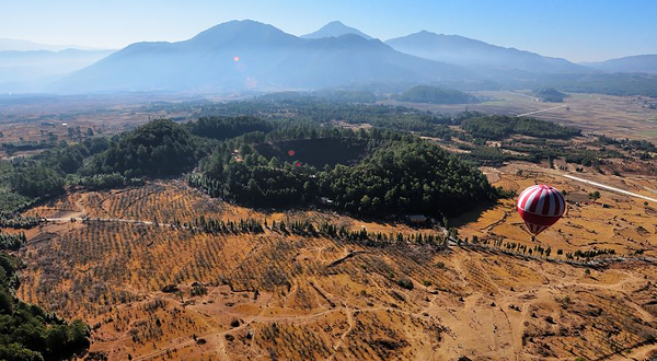 腾冲火山地热国家地质公园-黑空山