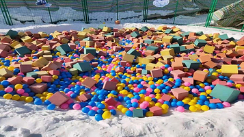 奥特莱斯澜铂湾德州冰雪大世界