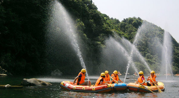 黄山休宁颜公河漂流