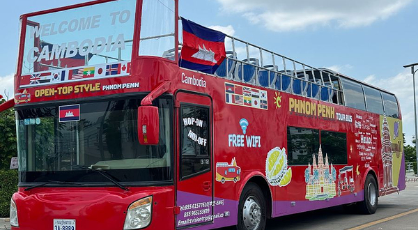 金边双层观光巴士