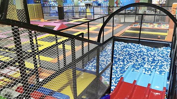 星河蹦床公园游乐城