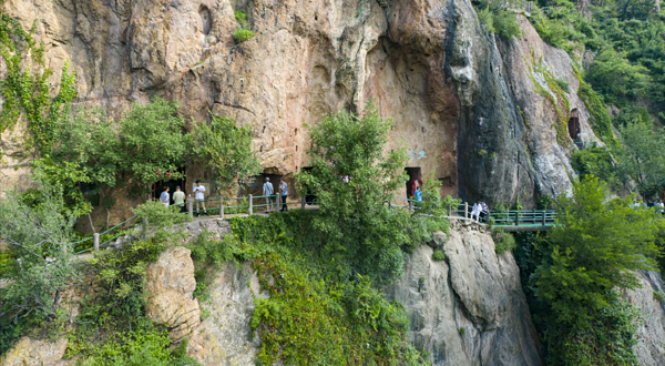 凤冠山自然风景区