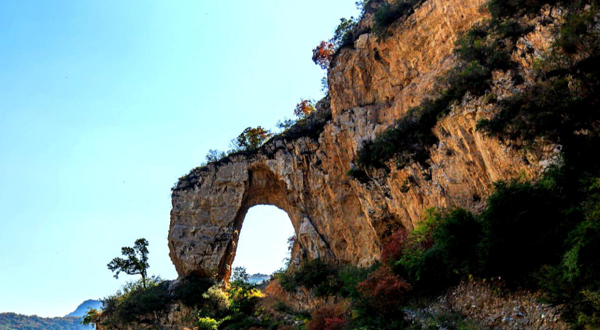 平定红岩岭玉皇洞自然风景区