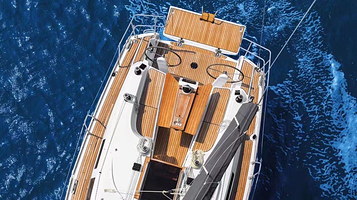 大梅沙深蓝海游艇俱乐部