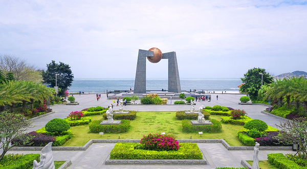 南澳北回归线标志自然之门