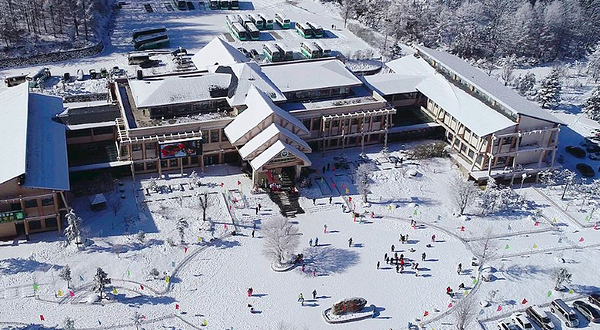 神农架中和国际滑雪场