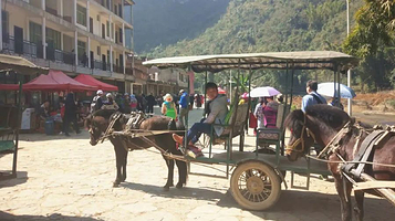 坝美景区中心广场