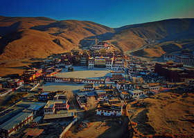 勒通古镇·千户藏寨