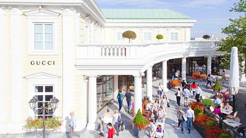 MG维也纳潘多夫购物村