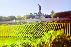 尼德瓦尔德纪念碑