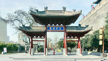 西安城墙环城公园(莲湖路)